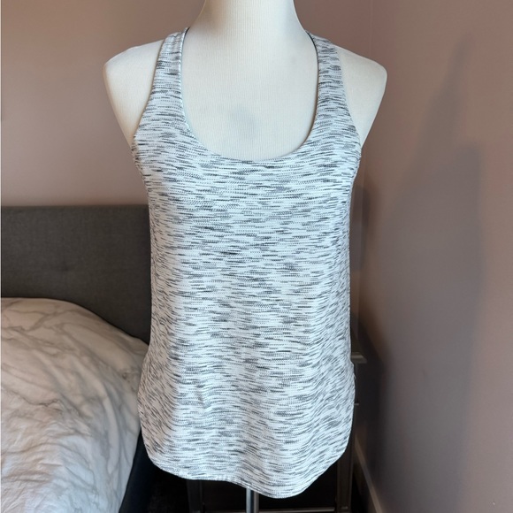 Lululemon Heather Gray Drape Back Tank Top with Built In Energy Bra Size 6 - Picture 3 of 5